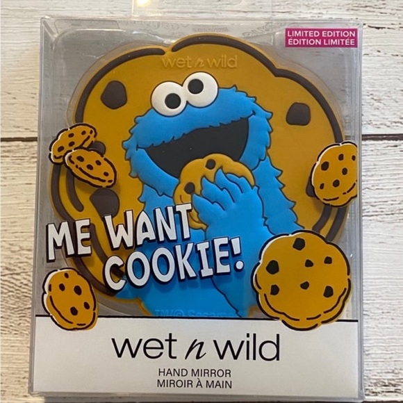 wet n wild Sesame Street Cookie Monster “Me want a Cookie” handheld face Mirror - Picture 2 of 4